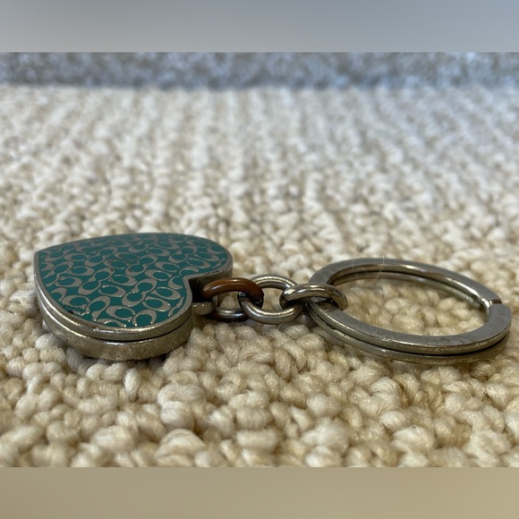 Authentic Coach keychain - Picture 6 of 10